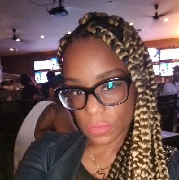 Meet your Posher, SallieH - Picture 1 of 1